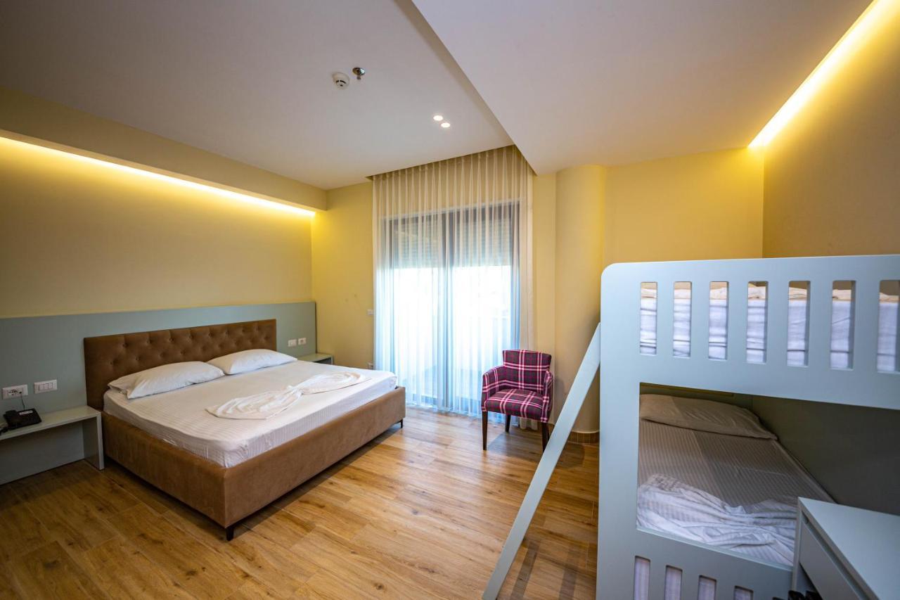 Hotel Bella Vista Shkallnur ภายนอก รูปภาพ