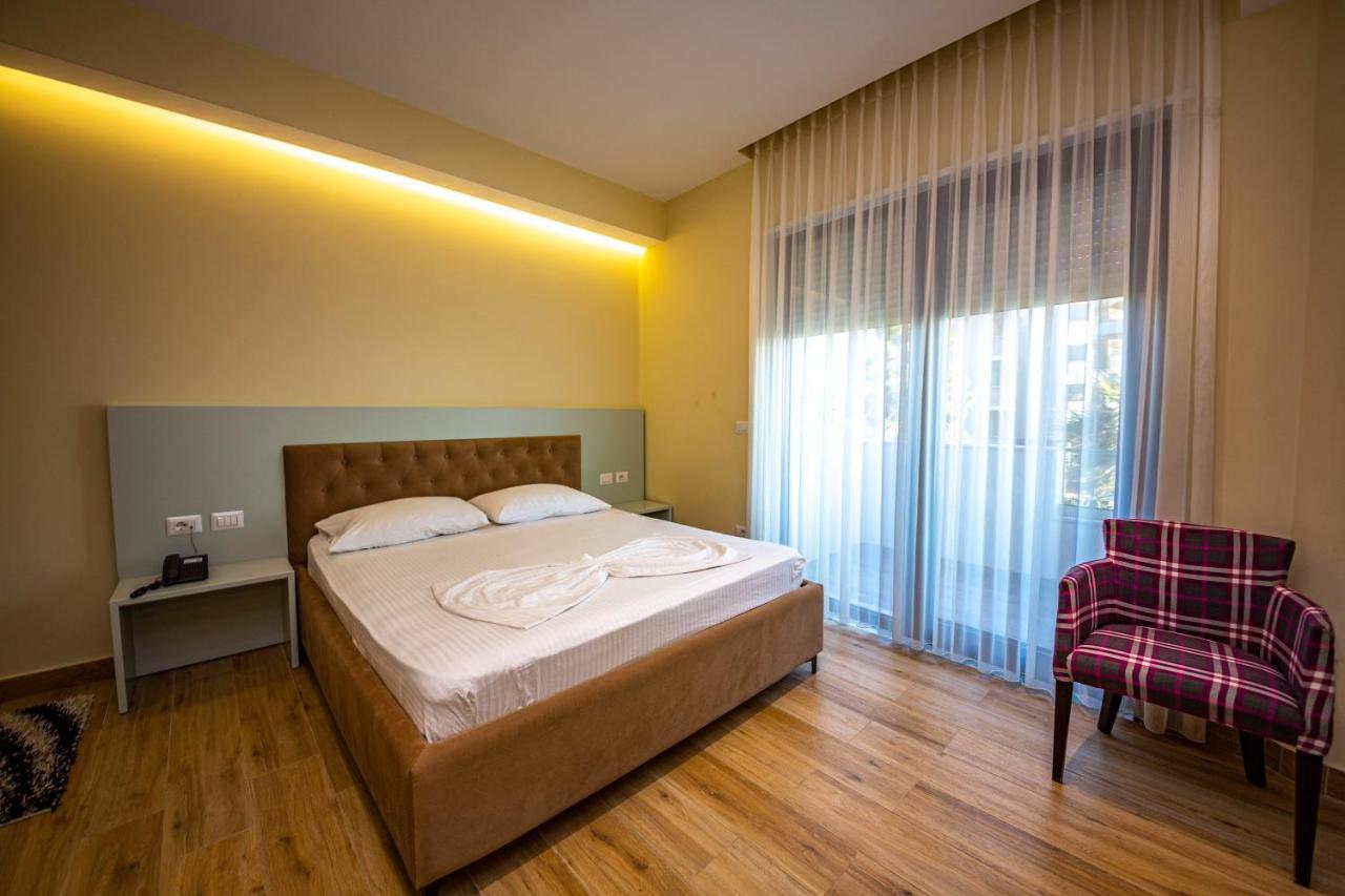 Hotel Bella Vista Shkallnur ภายนอก รูปภาพ