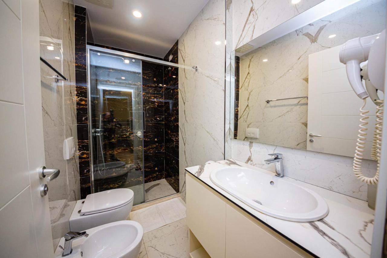 Hotel Bella Vista Shkallnur ภายนอก รูปภาพ