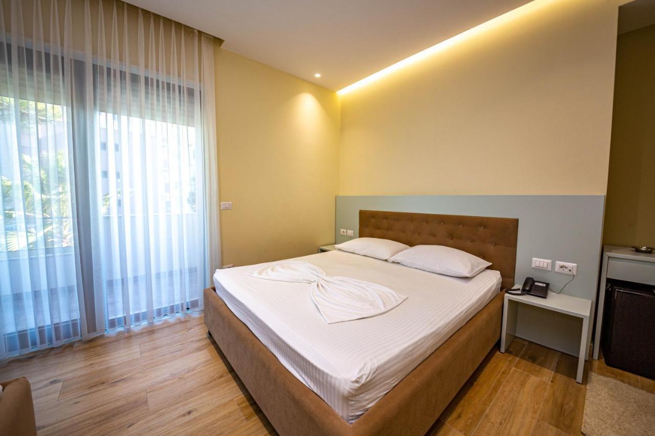 Hotel Bella Vista Shkallnur ภายนอก รูปภาพ