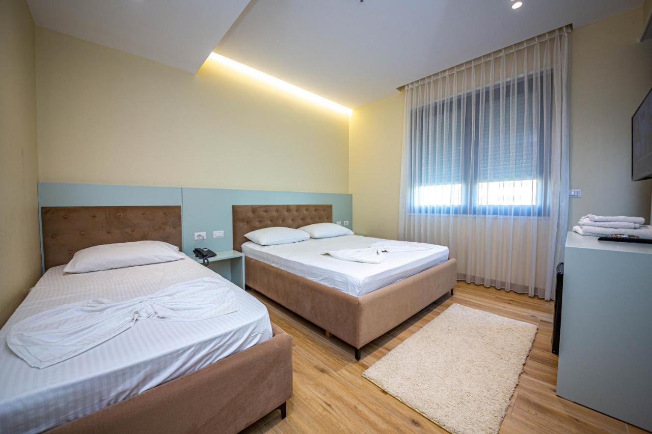 Hotel Bella Vista Shkallnur ภายนอก รูปภาพ