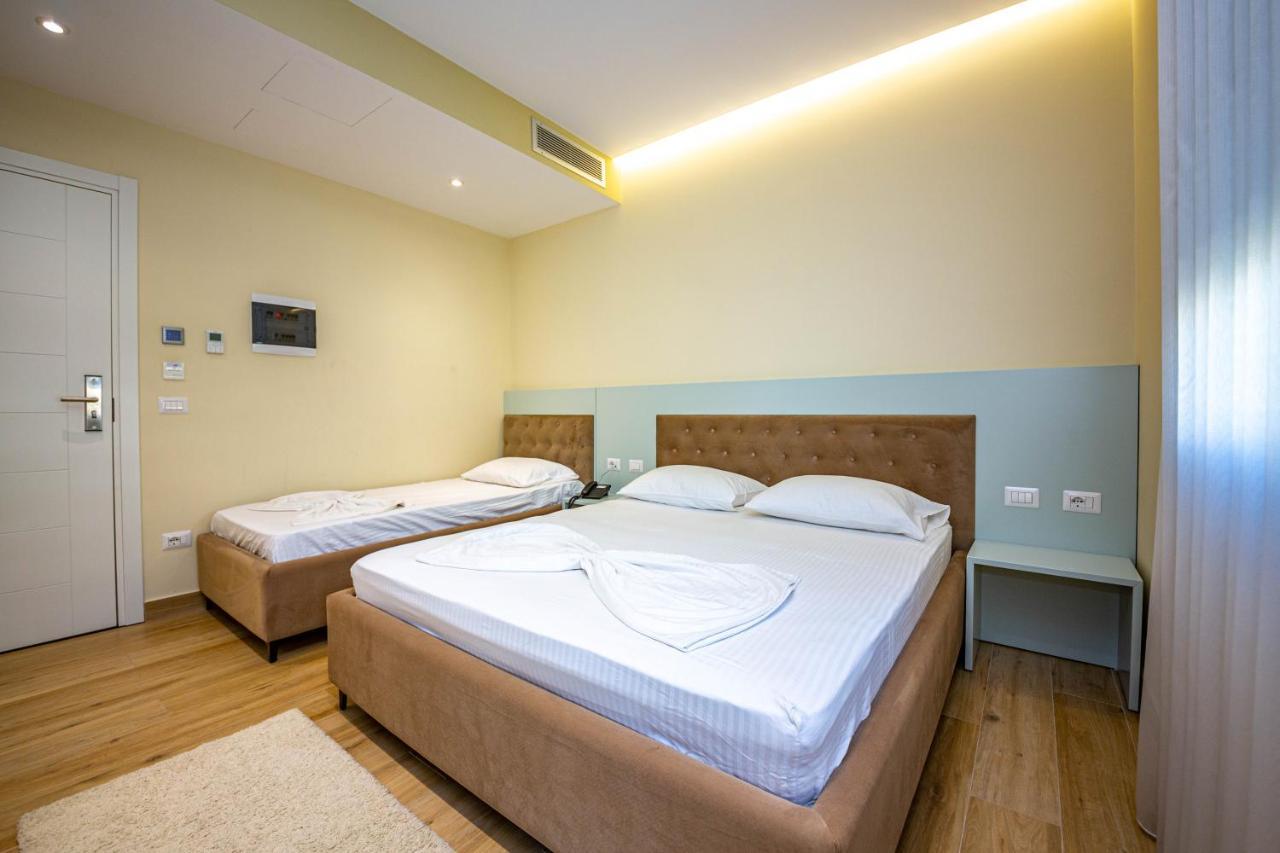 Hotel Bella Vista Shkallnur ภายนอก รูปภาพ